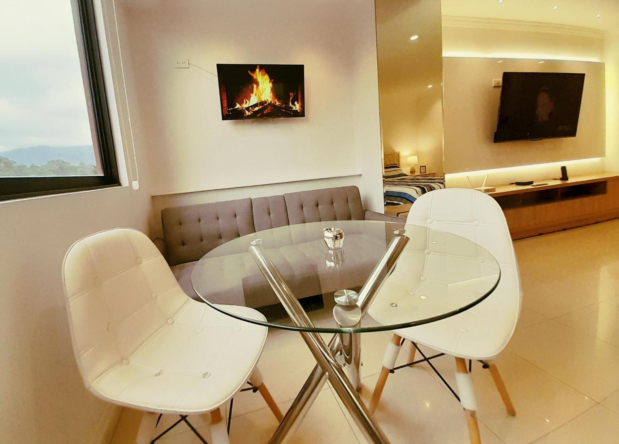 Elegante Suite Privada En Cuenca - Parqueo Incluido Exteriör bild
